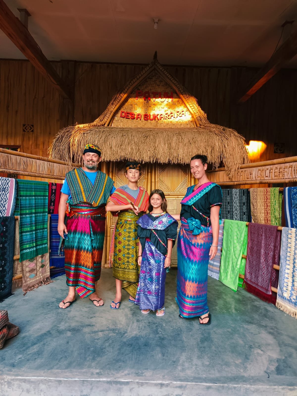 Traditional Weaving Tour